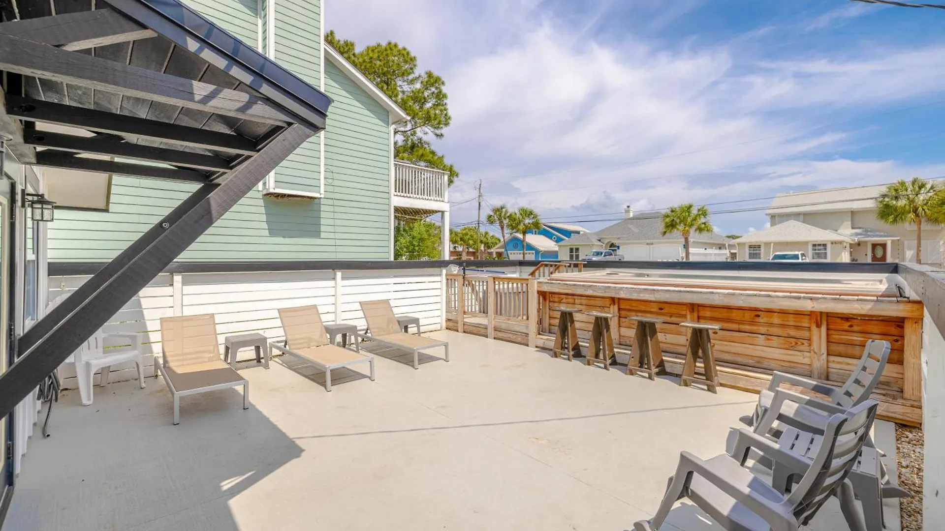 Bayview Cottage - Sun Deck, Pool, And More! Panama City Beach Holiday home