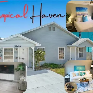  Holiday home Tropical Haven